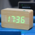 นาฬิกาไม้-USB / แบตเตอรี่-ตัวเลขสีเขียว-พร้อมระบบสั่งการด้วยเสียง